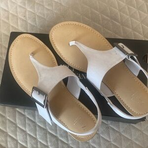 Simply Vera Sandals ~ Brand new!!